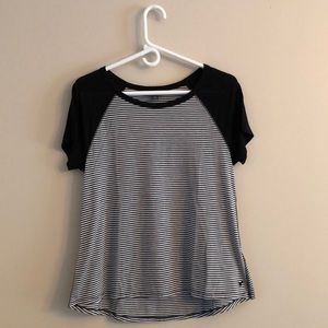 American Eagle Outfitters Women's Tee Shirt